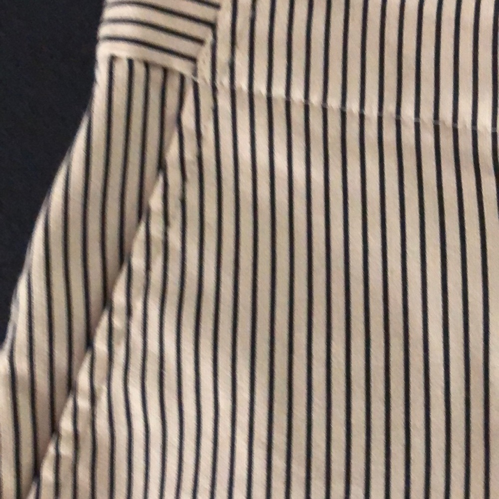 Shorts - Picture 2 of 3